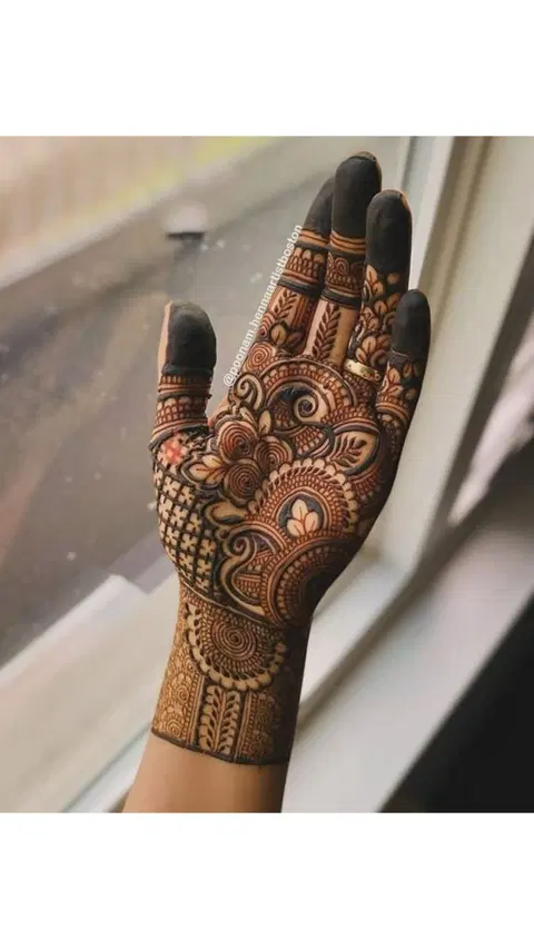 bridal stylish figure front hand mehndi design