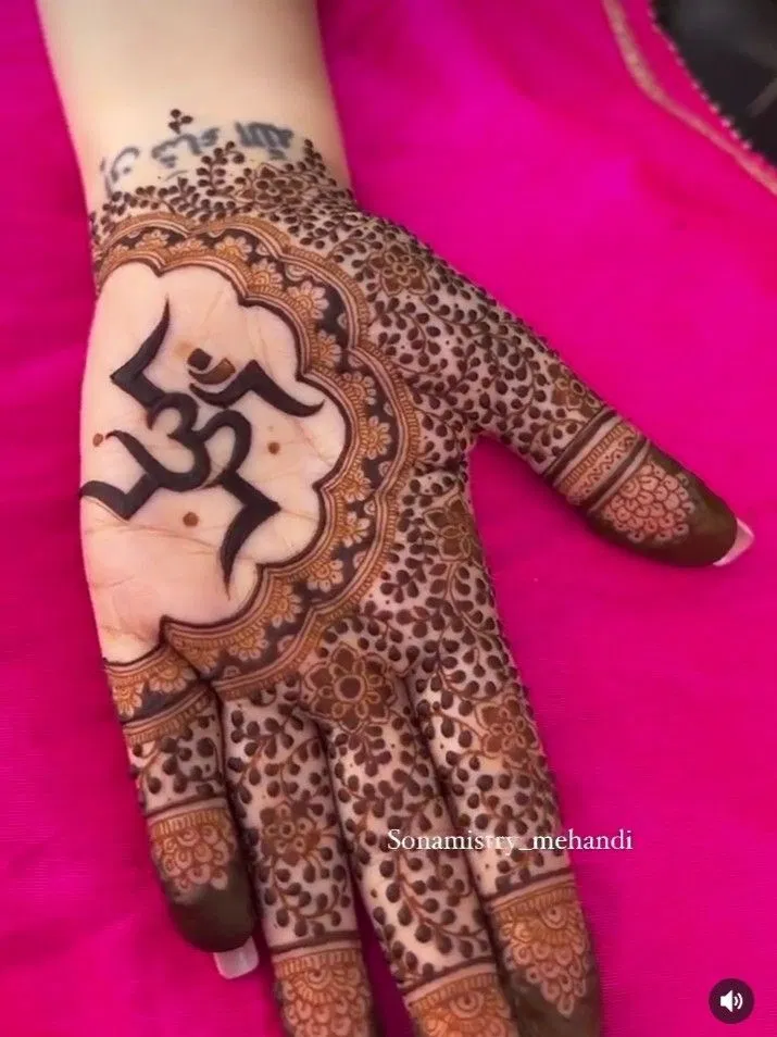 Simple Front Hand Mehndi Design with Deity and Figures for Shivratri (2)