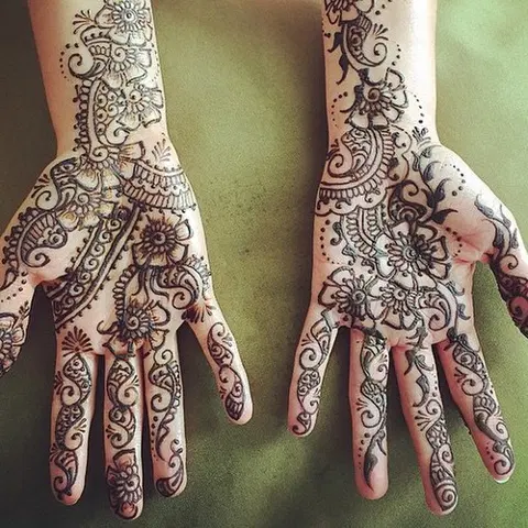 aesthetic bridal jaal mehndi design