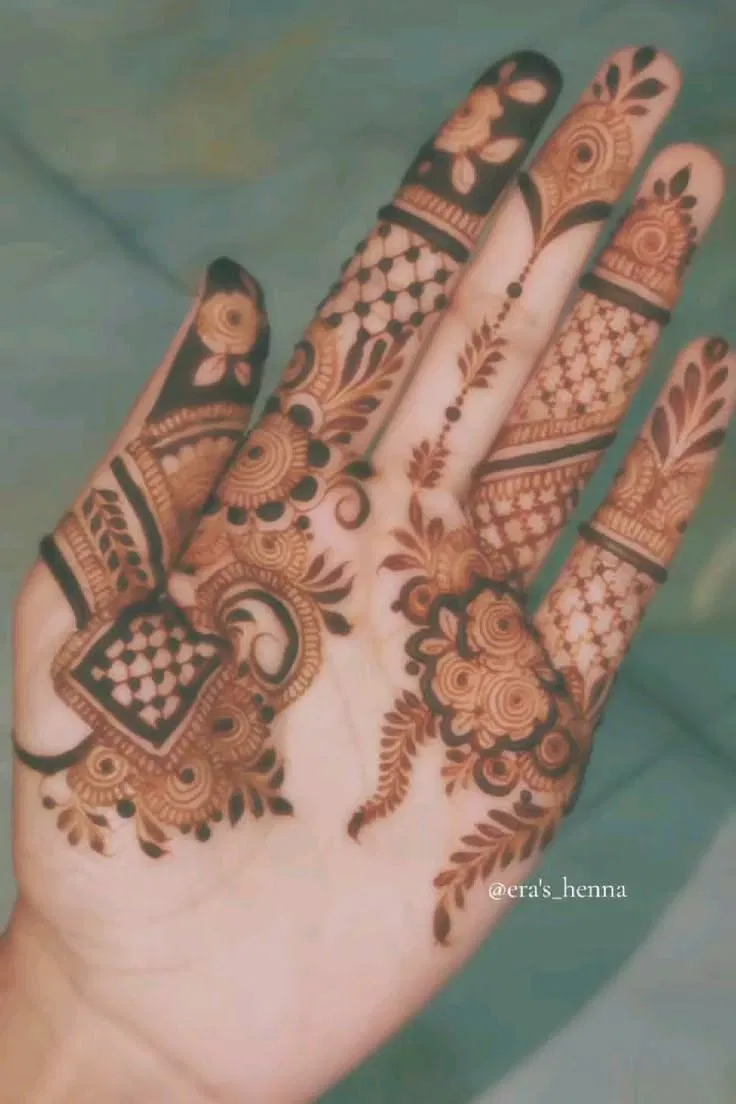 Aesthetic Bridal Finger Mehndi Design for Eid