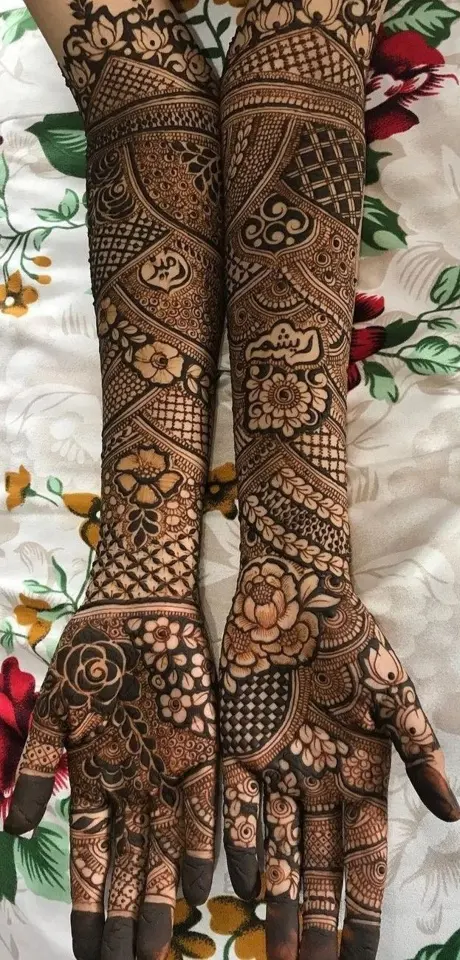 aesthetic arabic circle arm mehndi design