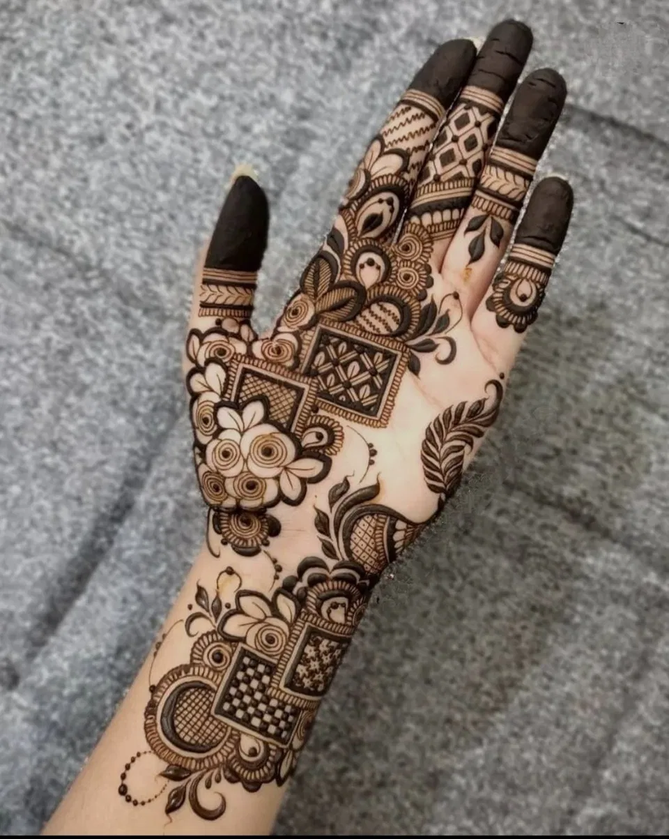 Aesthetic Arabic Back Hand Mehndi Design with Flowers for Diwali