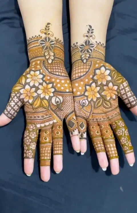 flower front hand mehndi design