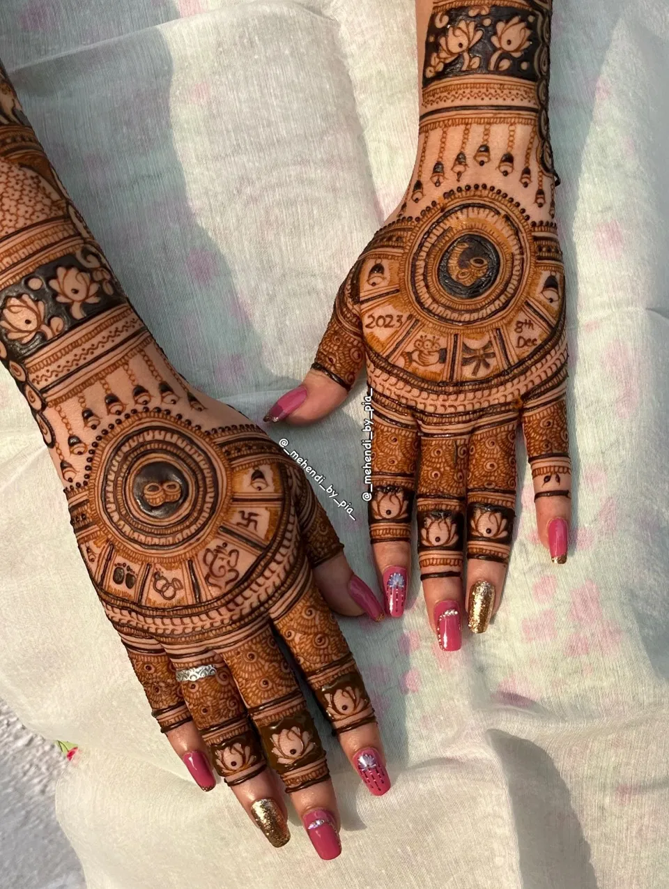 Bridal Dubai Arm Mehndi Design with Gol Tikki and Figures (2)