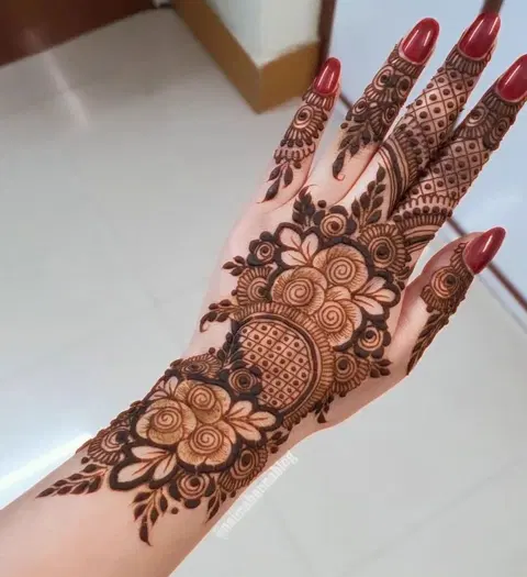 aesthetic arabic flower back hand mehndi design