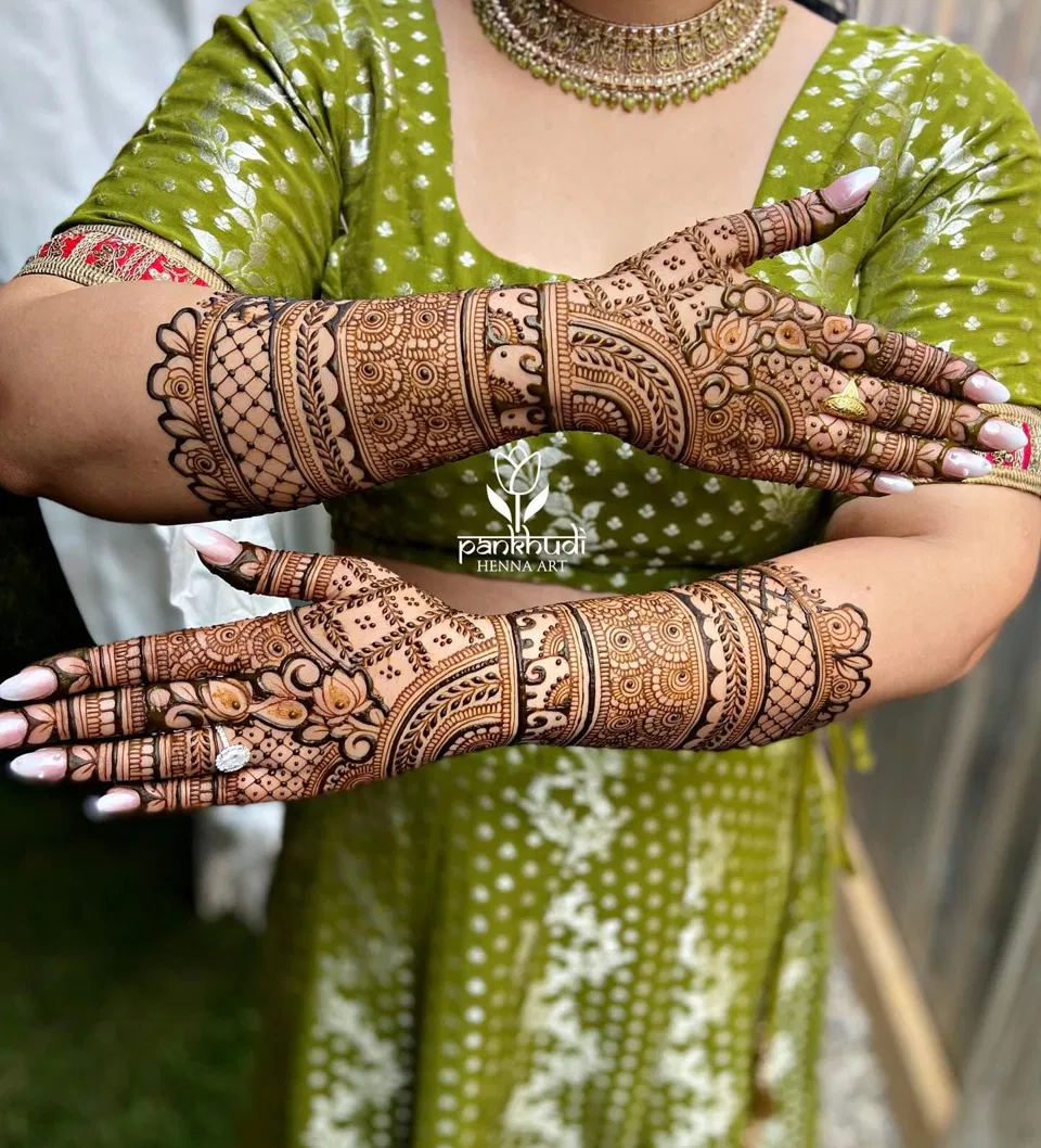 Bridal Indian Back Hand Mehndi Design with Gol Tikki and Figures (2)