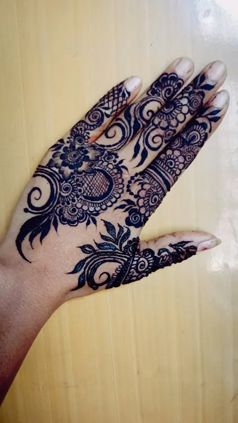 stylish flower back hand mehndi design
