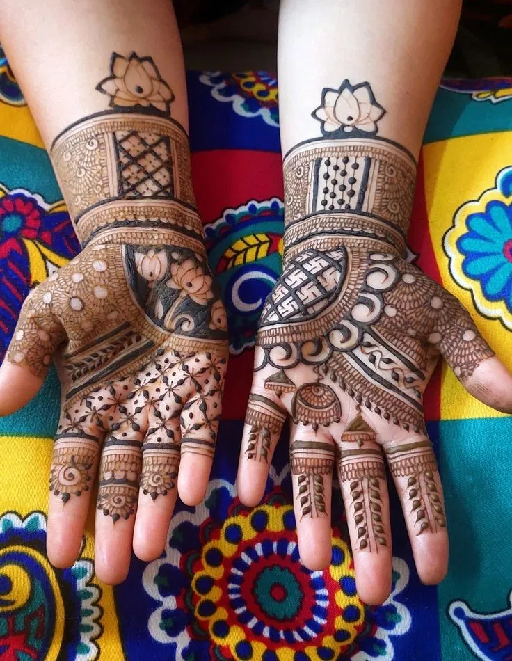 Front Hand Mehndi Design (2)