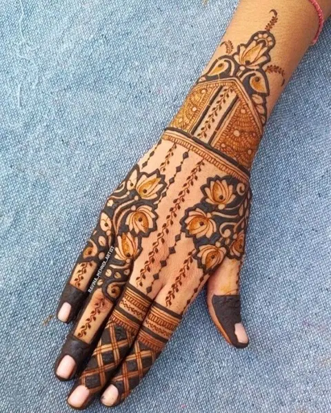 bridal back hand mehndi design