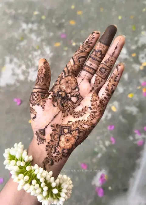 aesthetic arabic flower finger mehndi design