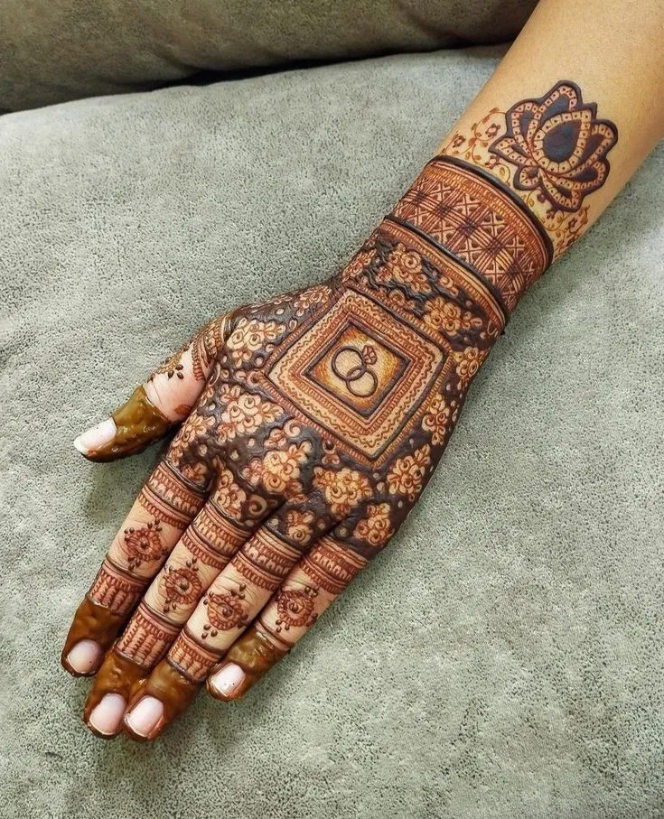 Stylish Mehndi Design
