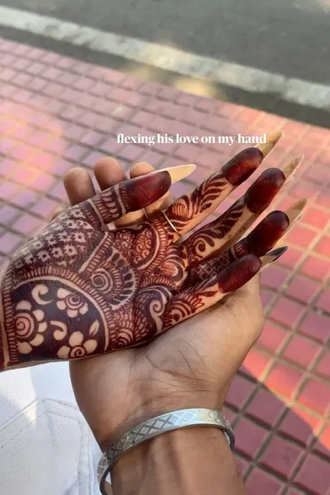 aesthetic arabic heart finger mehndi design