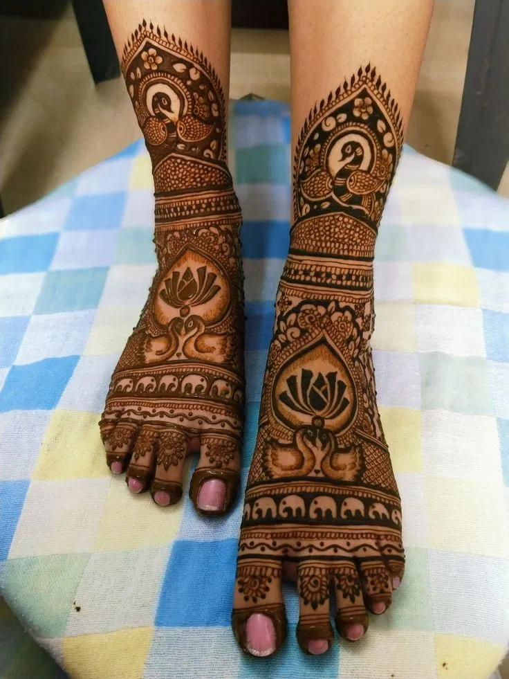 Bridal Foot Mehndi Design (2)