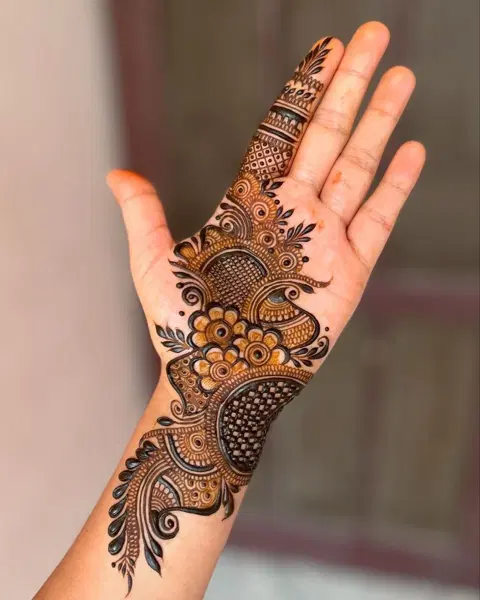 aesthetic arabic front hand mehndi design