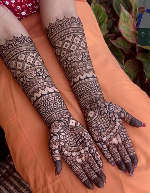 arabic bridal figure front hand mehndi design