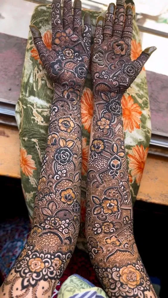 Bridal Stylish Foot Mehndi Design with Figures (4)