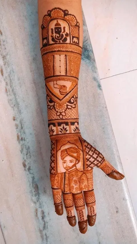 bridal figure front hand mehndi design