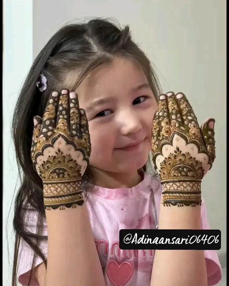 Aesthetic Simple Back Hand Mehndi Design for Eid (2)