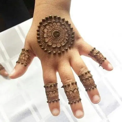 simple circle finger mehndi design