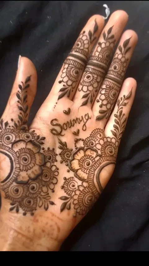 aesthetic arabic bel front hand mehndi design