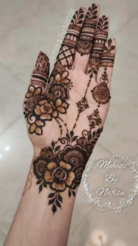 aesthetic arabic finger mehndi design