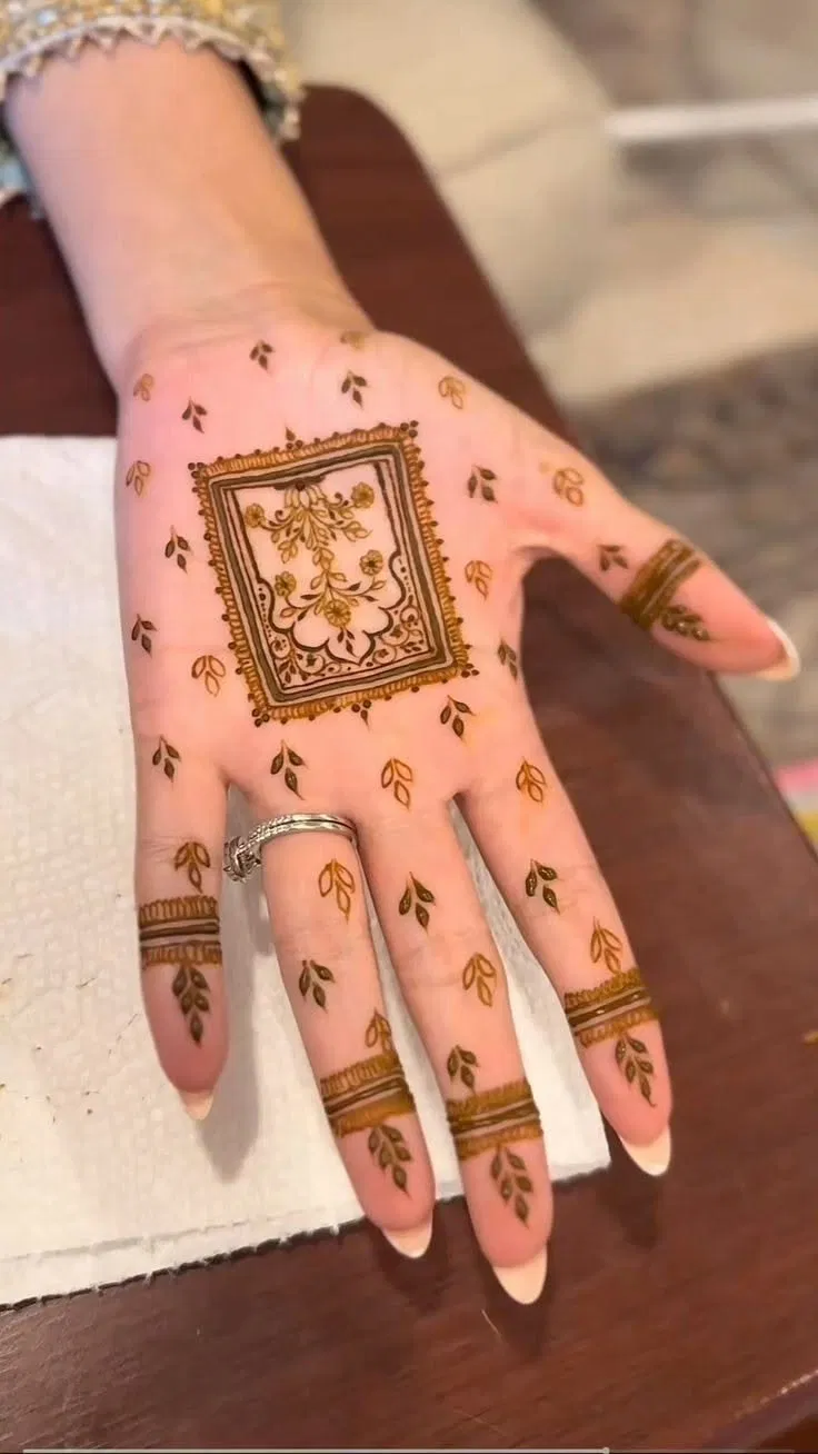 Aesthetic Minimal Front Hand Mehndi Design