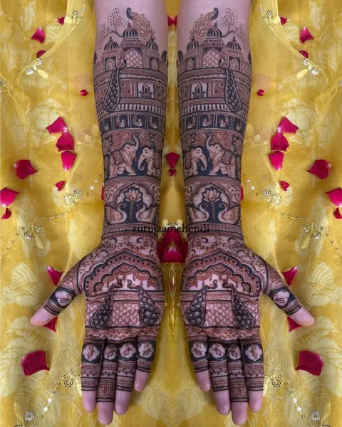 bridal figure back hand mehndi design
