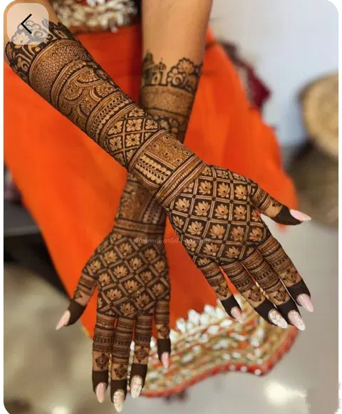 front hand mehndi design