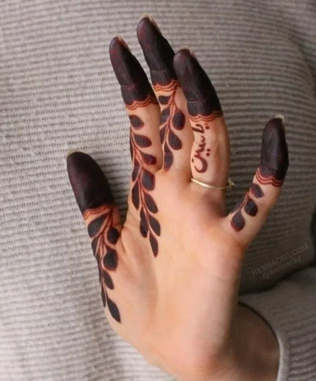 Arabic Simple Finger Mehndi Design with Jaal