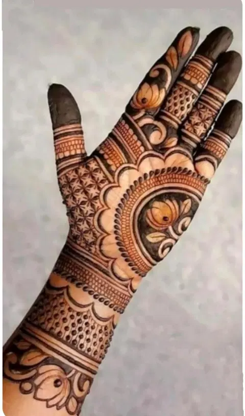 bridal front hand mehndi design
