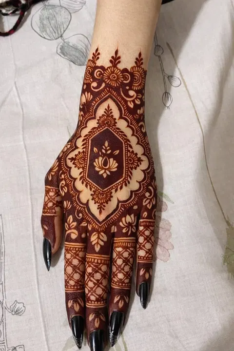 arabic bridal circle back hand mehndi design