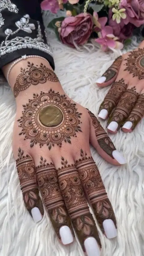 arabic bridal circle back hand mehndi design