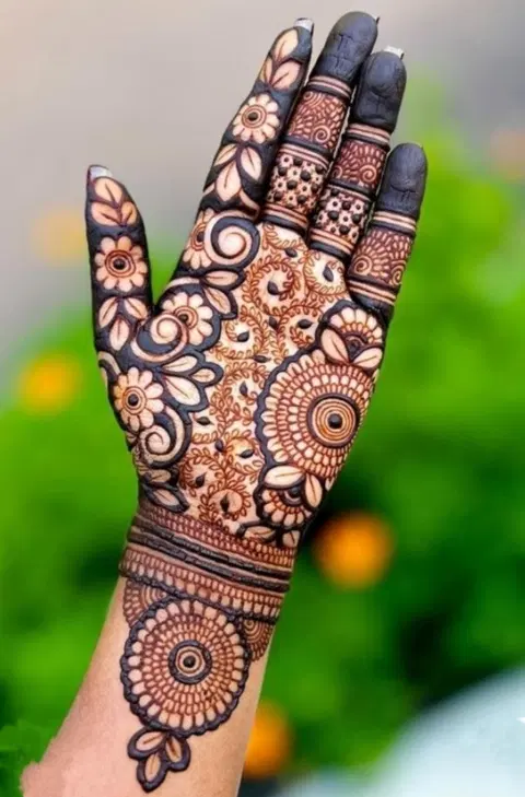 bridal front hand mehndi design