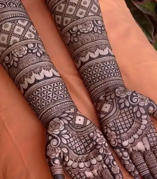 Minimal Back Hand Mehndi Design with Jaal