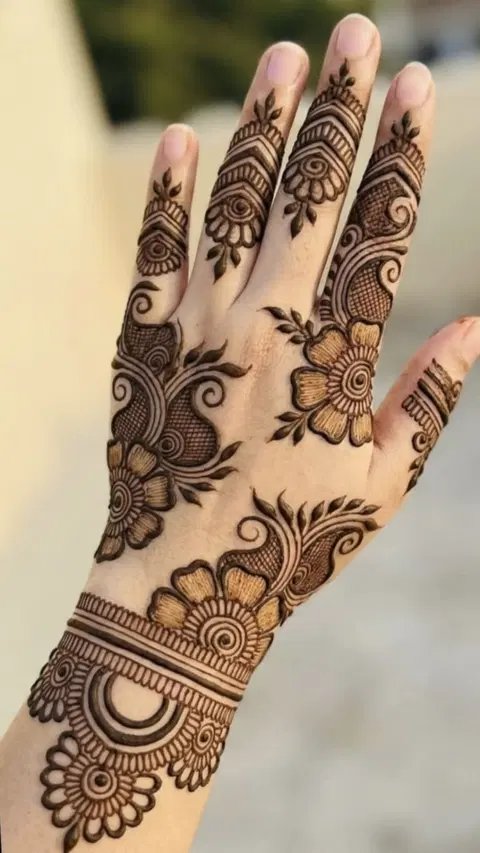 arabic pakistani circle back hand mehndi design