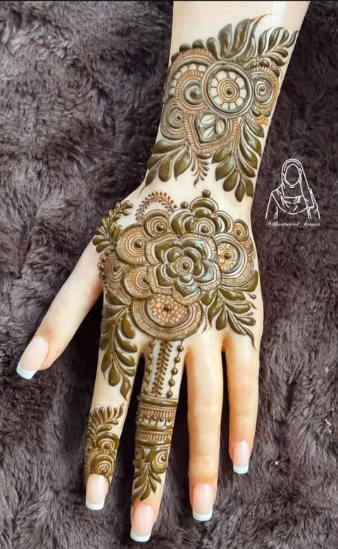bridal simple circle foot mehndi design