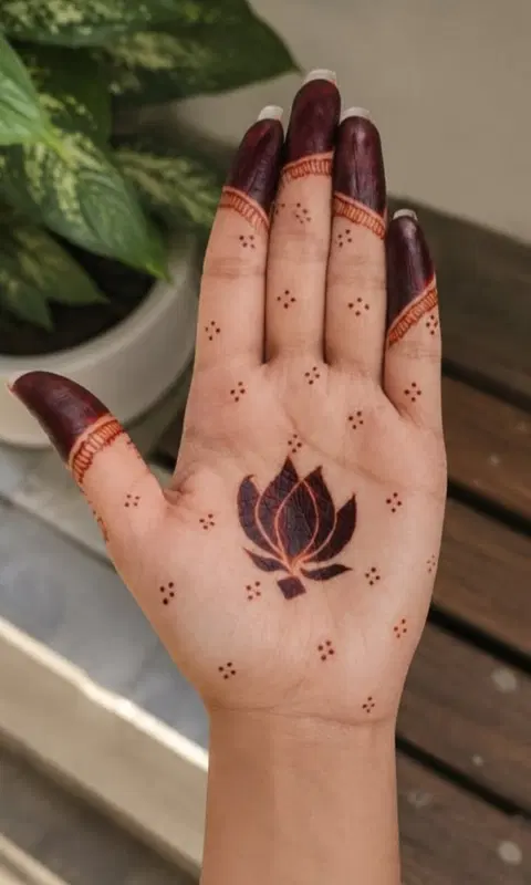 aesthetic indian flower front hand mehndi design