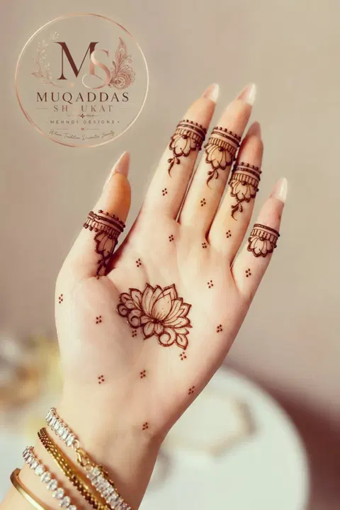 aesthetic minimal flower front hand mehndi design