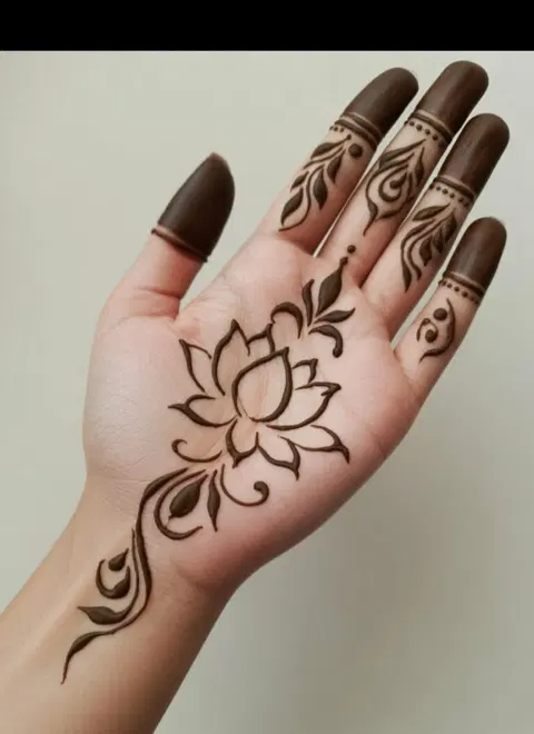 arabic minimal circle front hand mehndi design