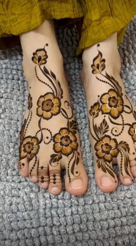 arabic stylish flower back hand mehndi design