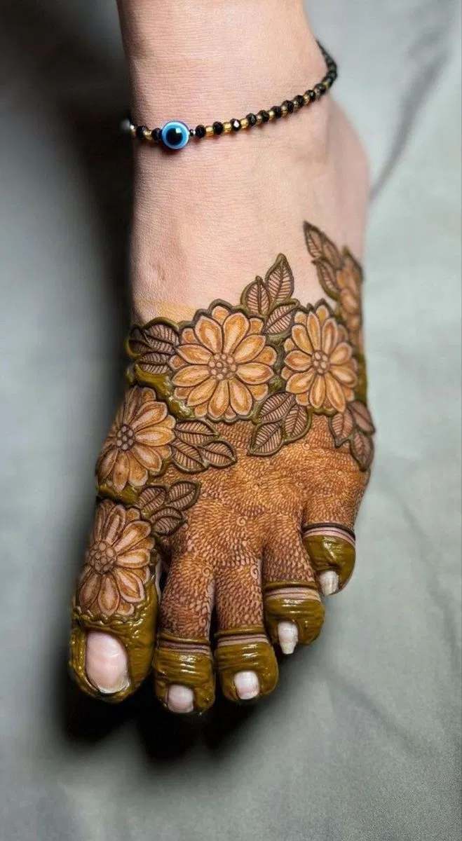 Stylish Foot Mehndi Design with Flowers
