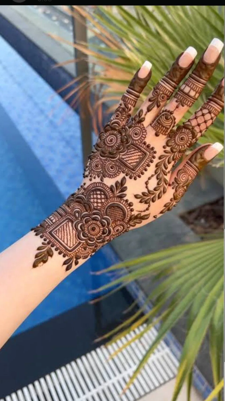 Arabic Bridal Finger Mehndi Design with Gol Tikki