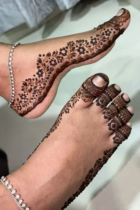 stylish flower foot mehndi design