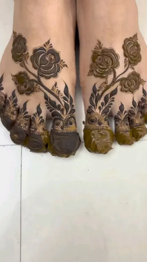 dubai pakistani figure foot mehndi design