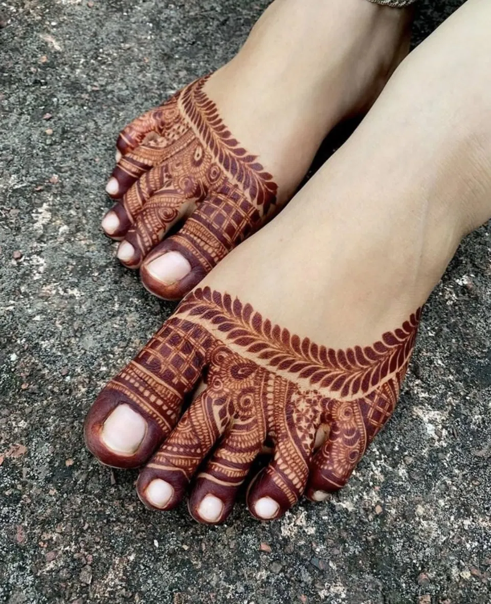 Bridal Indian Back Hand Mehndi Design with Jaal (5)
