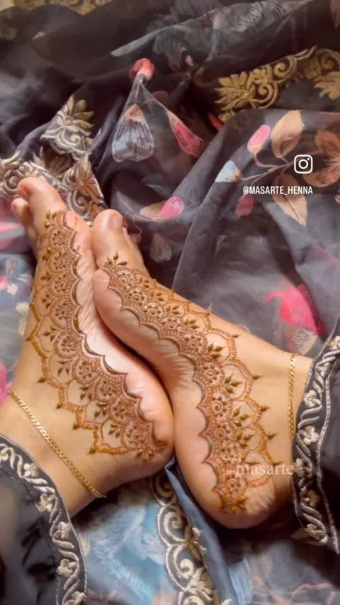 simple foot mehndi design