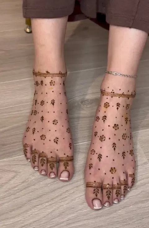 minimal pakistani jaal back hand mehndi design