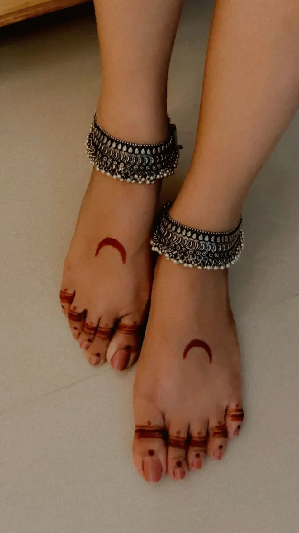 Arabic Pakistani Back Hand Mehndi Design with Gol Tikki and Jaal