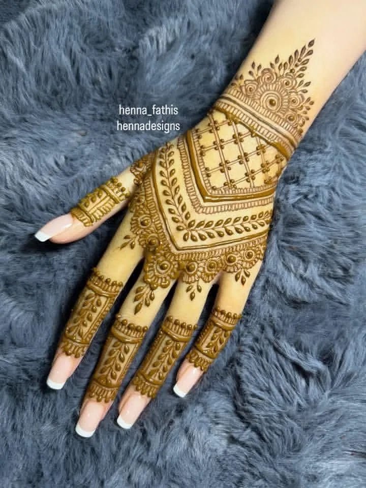Arabic Bridal Back Hand Mehndi Design with Bel for Diwali