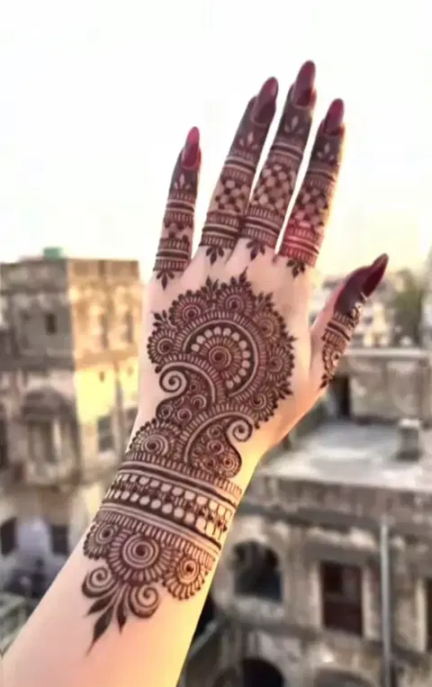 arabic bridal circle back hand mehndi design